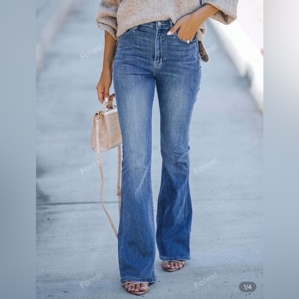 New SHEIN Medium Wash Flared Jeans Size Large Stretchy